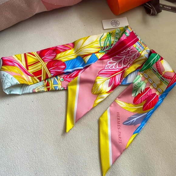 Hermes Accessories - Hermes Silk Twilly / Scarf